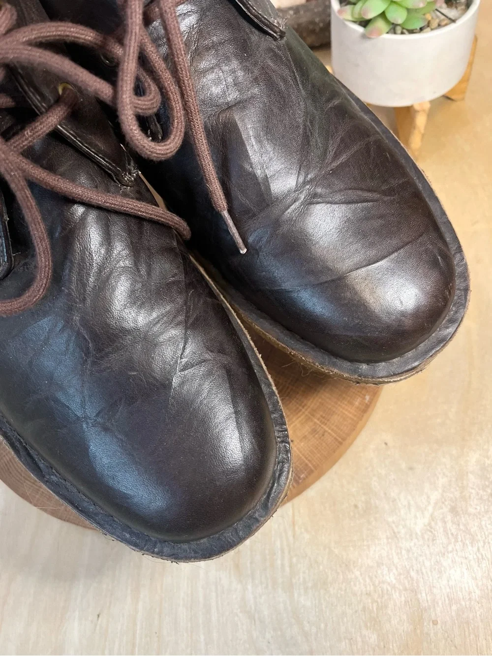 UGG  Leighton Leather Chukka Boots in brown leather Size 12